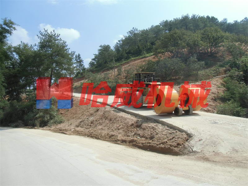 河(hé)源現(xiàn)場(chǎng)沖擊壓路(lù)機(jī)施工(gōng)