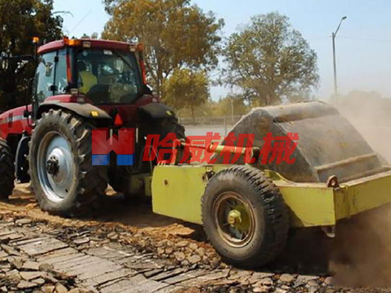 四邊形沖擊壓路(lù)機(jī)施工(gōng)