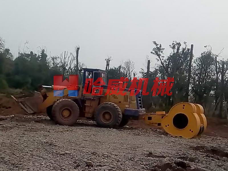 雲南(nán)文(wén)山(shān)市(shì)沖擊壓路(lù)機(jī)施工(gōng)