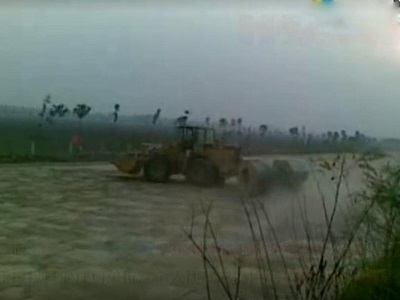 連霍高(gāo)速沖擊壓路(lù)機(jī)現(xiàn)場(chǎng)視(shì)頻(pín)