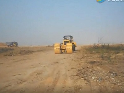 湛江沖擊壓路(lù)機(jī)現(xiàn)場(chǎng)視(shì)頻(pín)