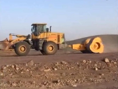 雲南(nán)馬龍區(qū)沖擊壓路(lù)機(jī)現(xiàn)場(chǎng)視(shì)頻(pín)