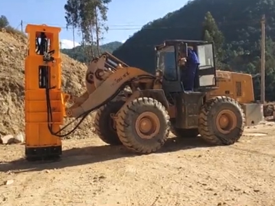 新疆若羌液壓夯實機(jī)施工(gōng)視(shì)頻(pín)