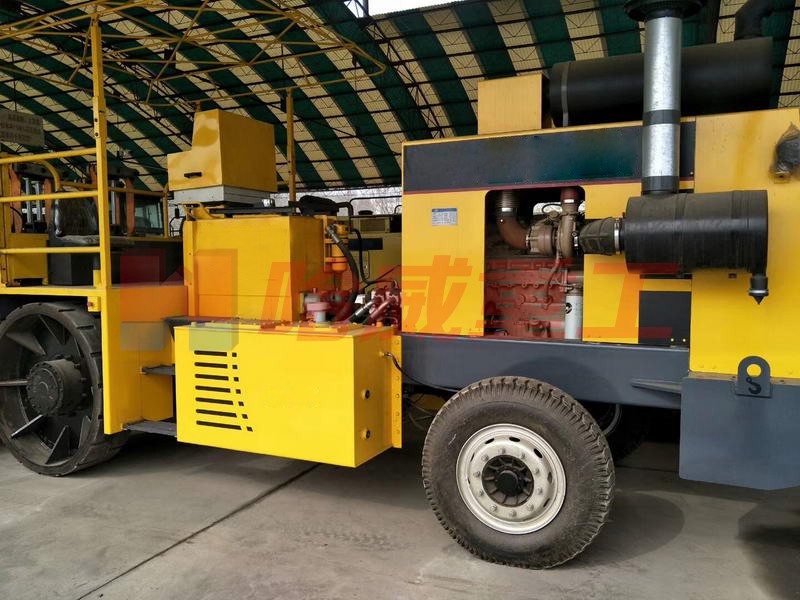 碎石化(huà)水(shuǐ)泥路(lù)面破碎機(jī)