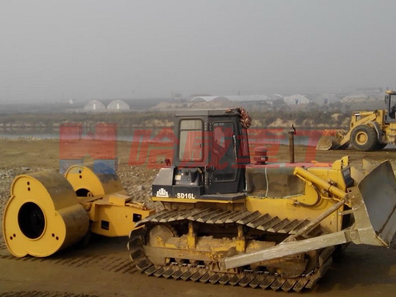 沖擊式壓路(lù)機(jī)品牌