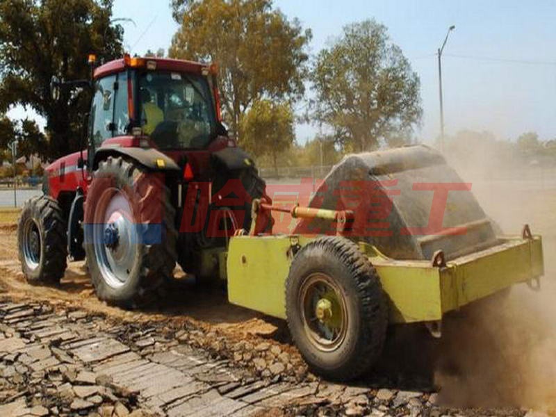 沖擊壓路(lù)機(jī)價格