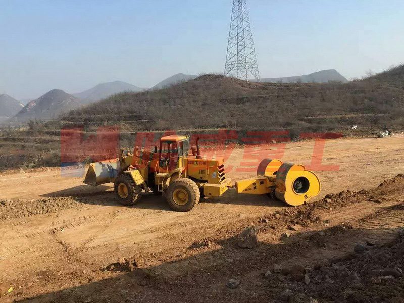 二手沖擊式壓路(lù)機(jī)