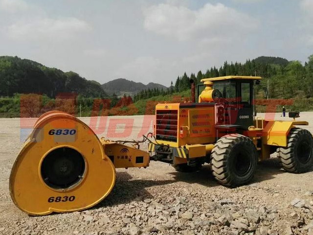 山(shān)東(dōng)濟南(nán)沖擊式壓實機(jī)施工(gōng)案例