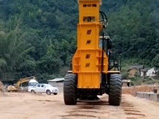 河(hé)南(nán)駐馬店(diàn)液壓夯實機(jī)施工(gōng)案例