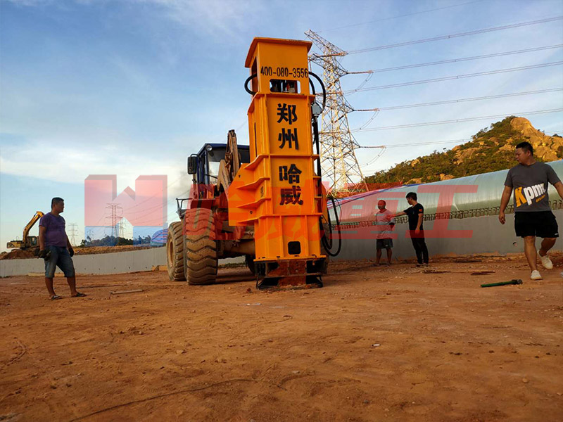 42kj裝載機(jī)打夯機(jī)