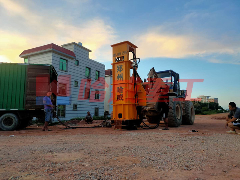 液壓高(gāo)速強夯機(jī)