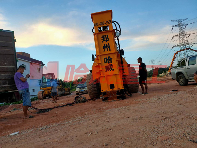 液壓強夯機(jī)