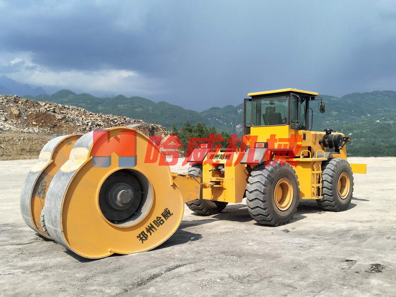 五邊形沖擊壓路(lù)機(jī)