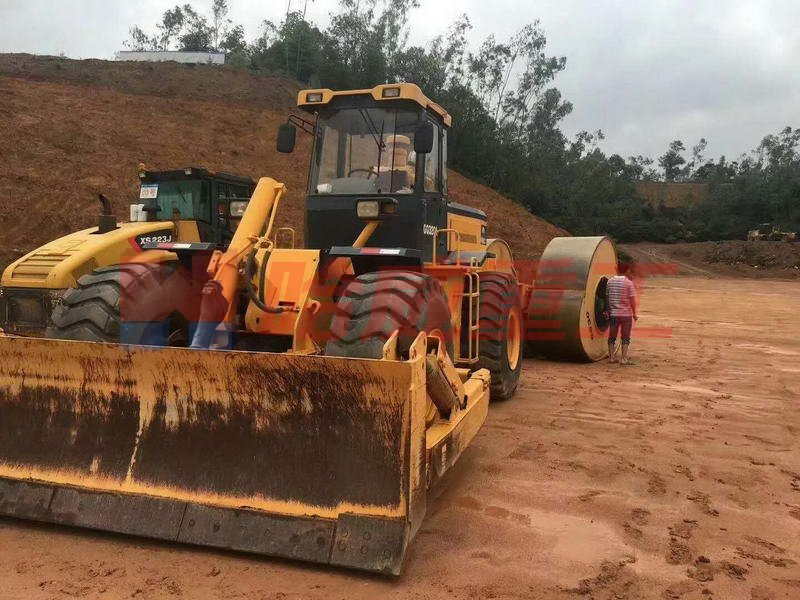 沖擊壓路(lù)機(jī)