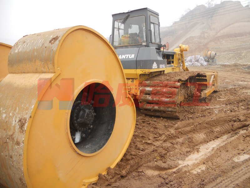 沖擊壓路(lù)機(jī)