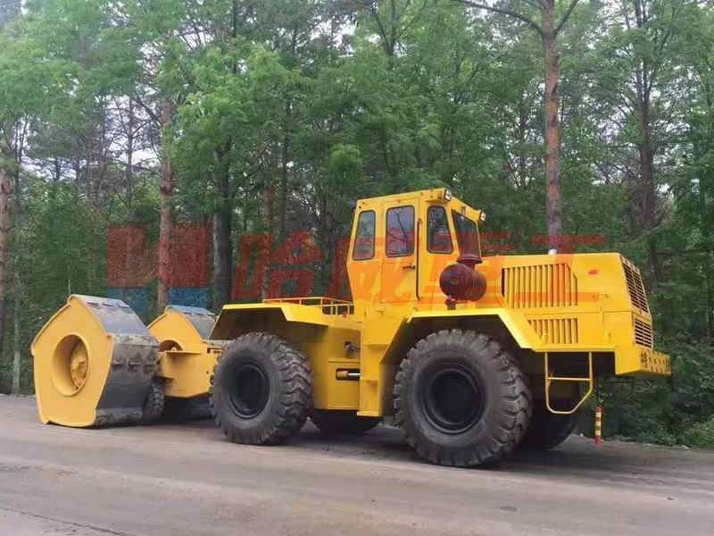 沖擊壓路(lù)機(jī)牽引車(chē)