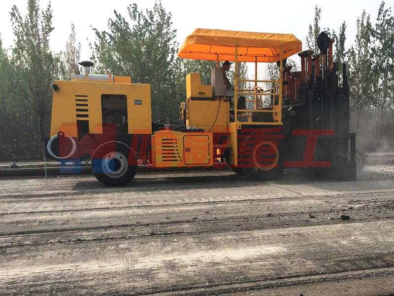 水(shuǐ)泥路(lù)面破碎