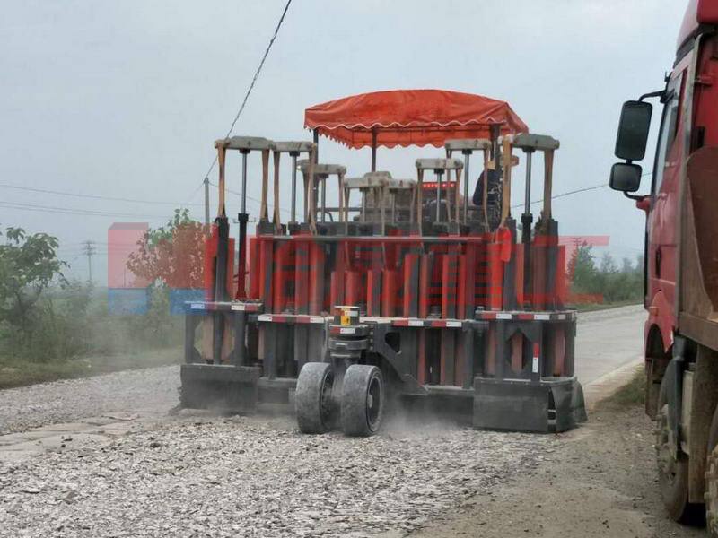 水(shuǐ)泥路(lù)面破碎